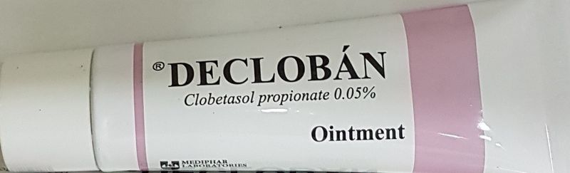 Decloban Ointment
